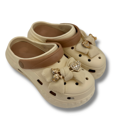 zuecos de oso con lazo de color beige