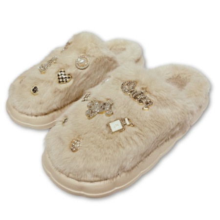 zapatillas de casa con pins de osito brillante color beige