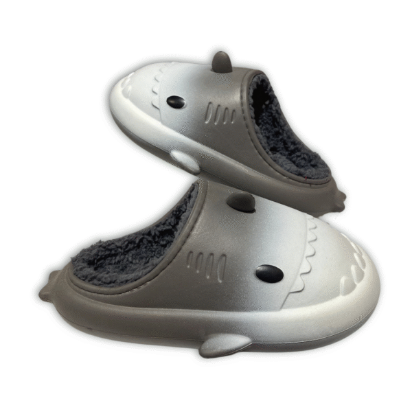 ZAPATILLAS DE TIBURON COLOR NEGRO