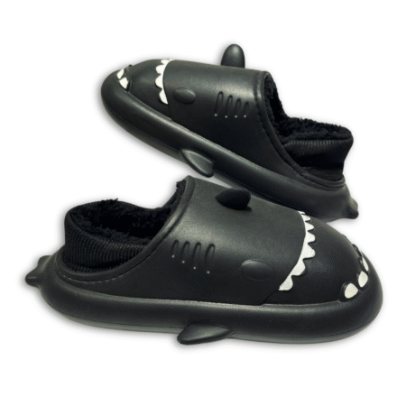 ZAPATILLAS DE TIBURON CERRADA NEGRO
