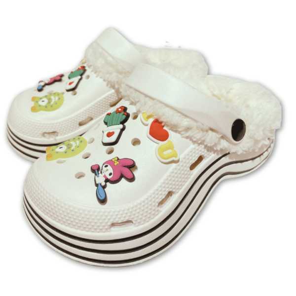 ZUECOS PLATAFORMA CON PELITO BLANCO