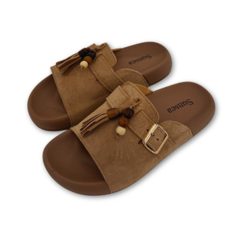 Sandalia pala bohemia color beige con hebilla y borla